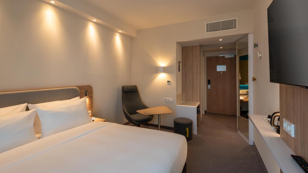 Standard Room,1199740498:JPEG
